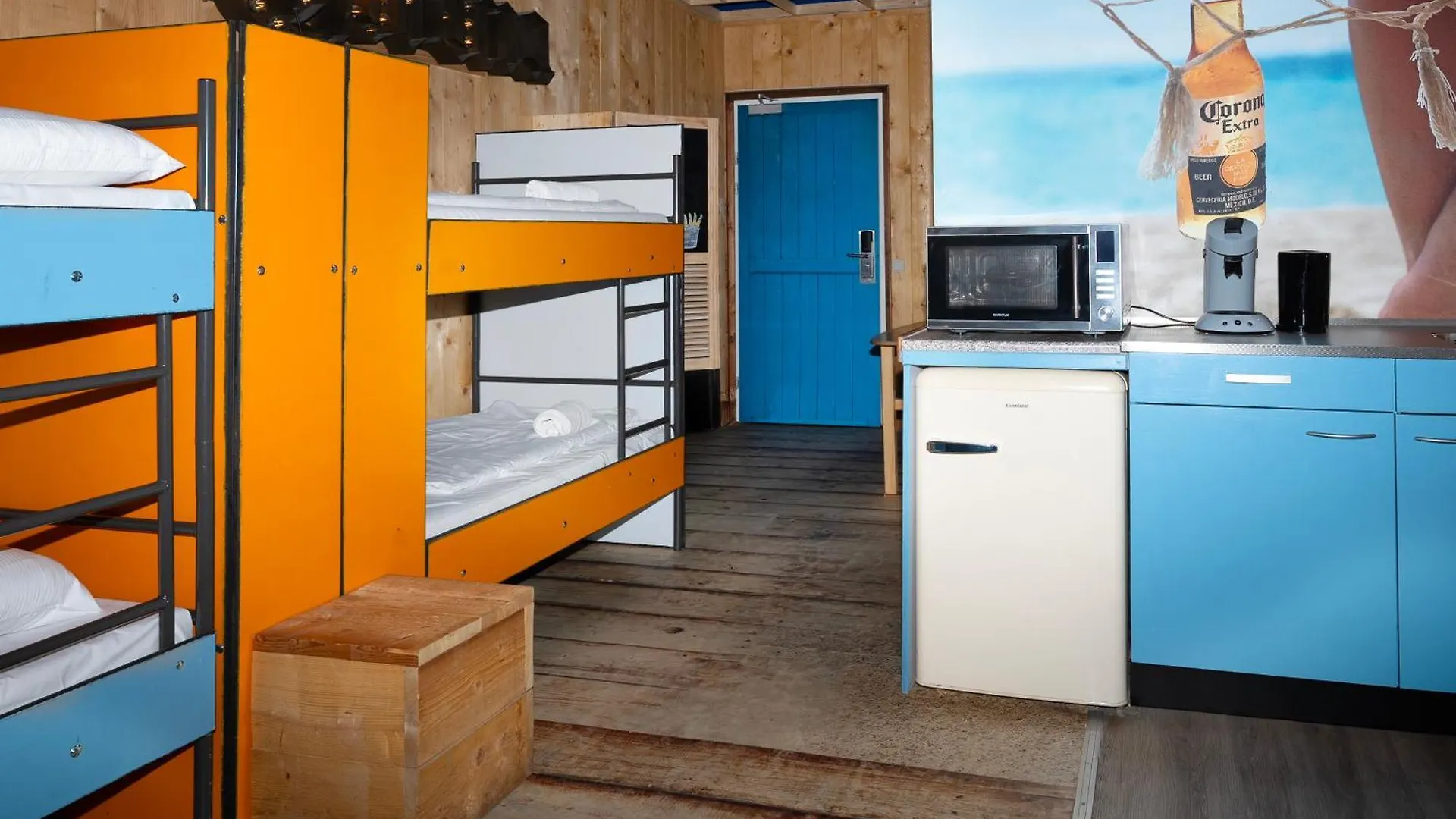 Amsterdam Teleport Hotel 3*,