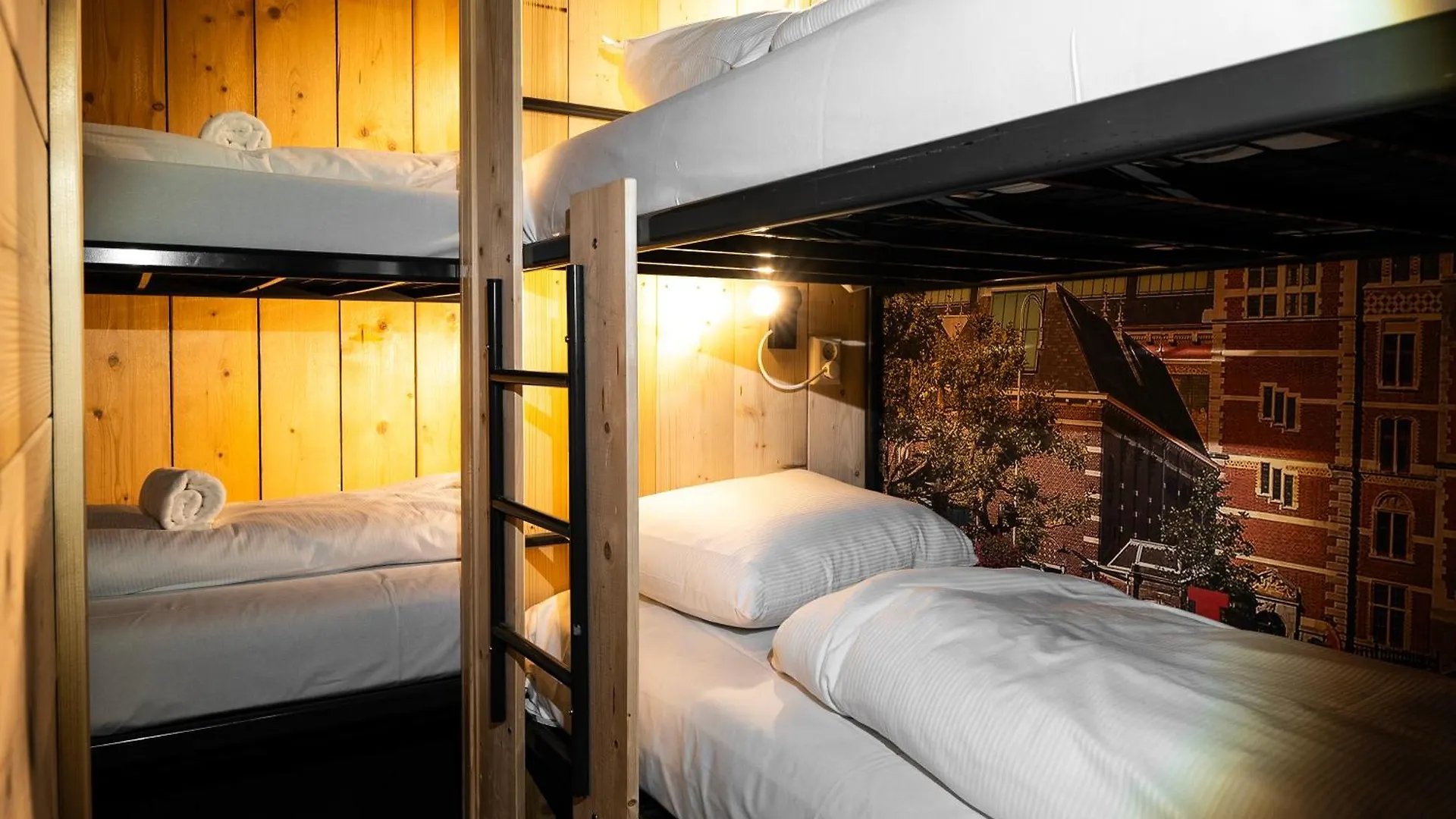 Amsterdam Teleport Hotel