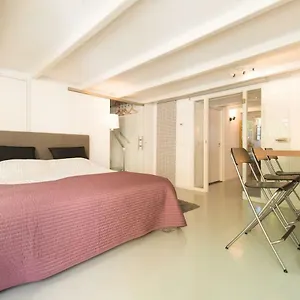  Apartamento Quiet For 4 At Park In Center Países Bajos